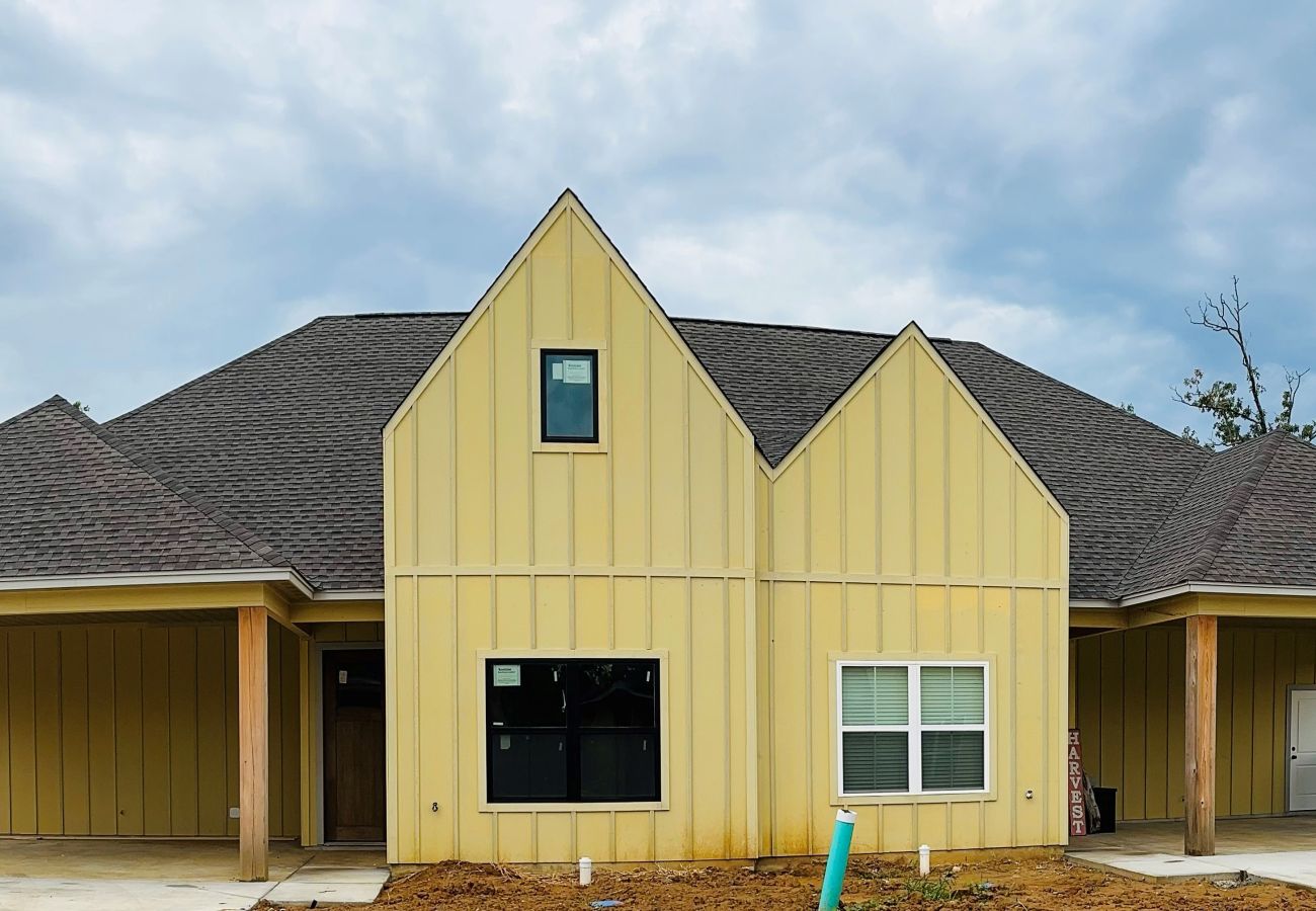 Brand new building in West Monroe - Palisades Luxury Housing